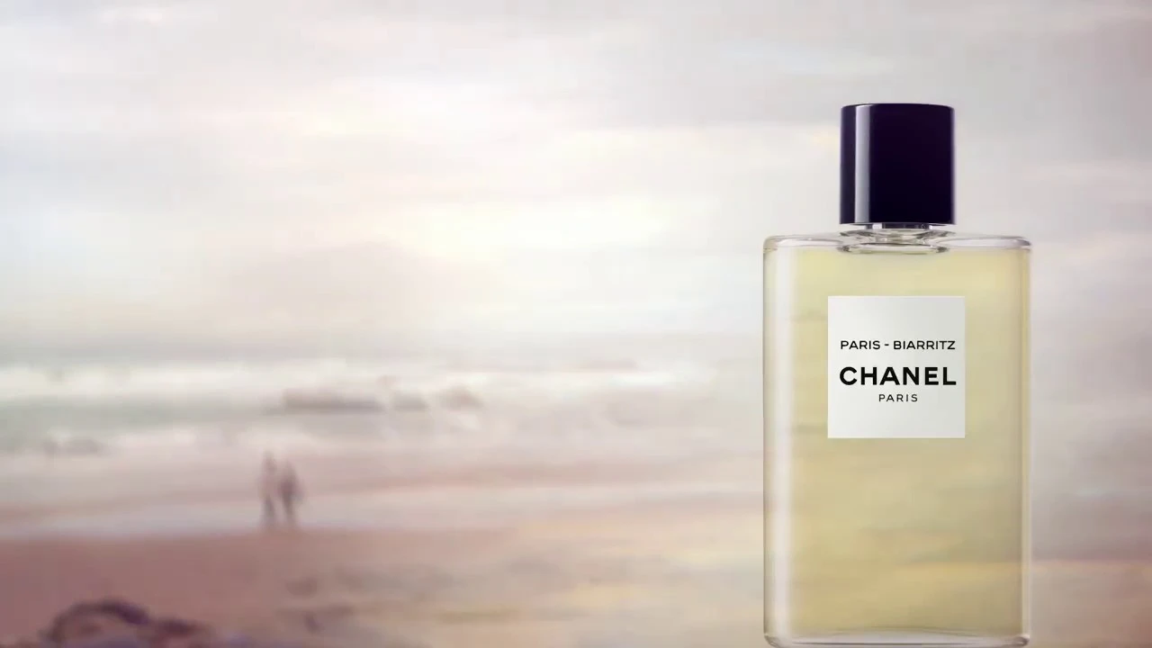 這款香水的靈感源自巴斯克海岸城市令人振奮的新鮮感   LES EAUX DE CHANEL   PARIS BIARRITZ